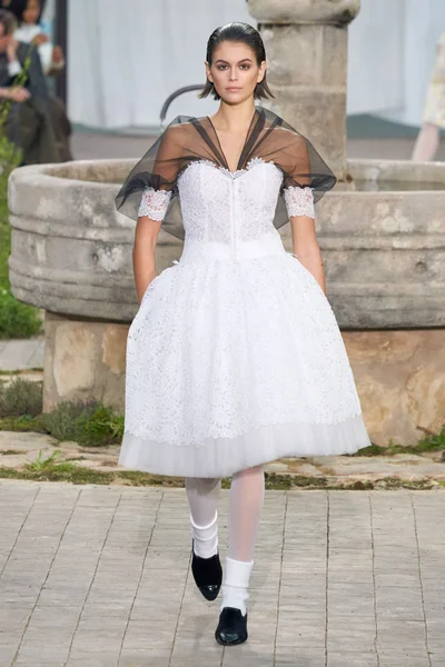 Look 37